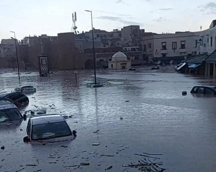 فيضانات اسفي