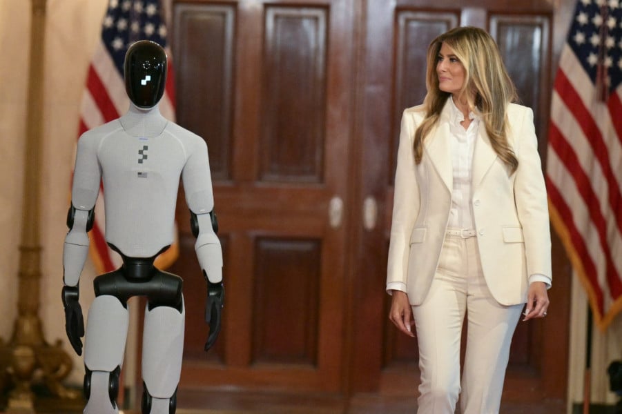 Le robot et la Première dame: Melania Trump flanquée d'un androïde à la Maison Blanche