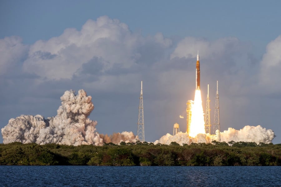 Quatre astronautes sont partis vers la Lune pour la première fois depuis un demi-siècle