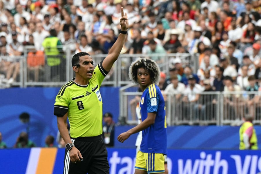 Mondial 2026: Comment le sifflet Jalal Jayed est devenu l’autre fierté du football marocain