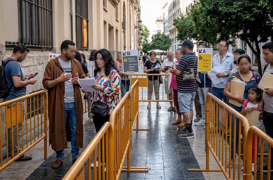 تسوية أوضاع المهاجرين بإسبانيا.. 157 ألف مغربي يترقبون الحسم