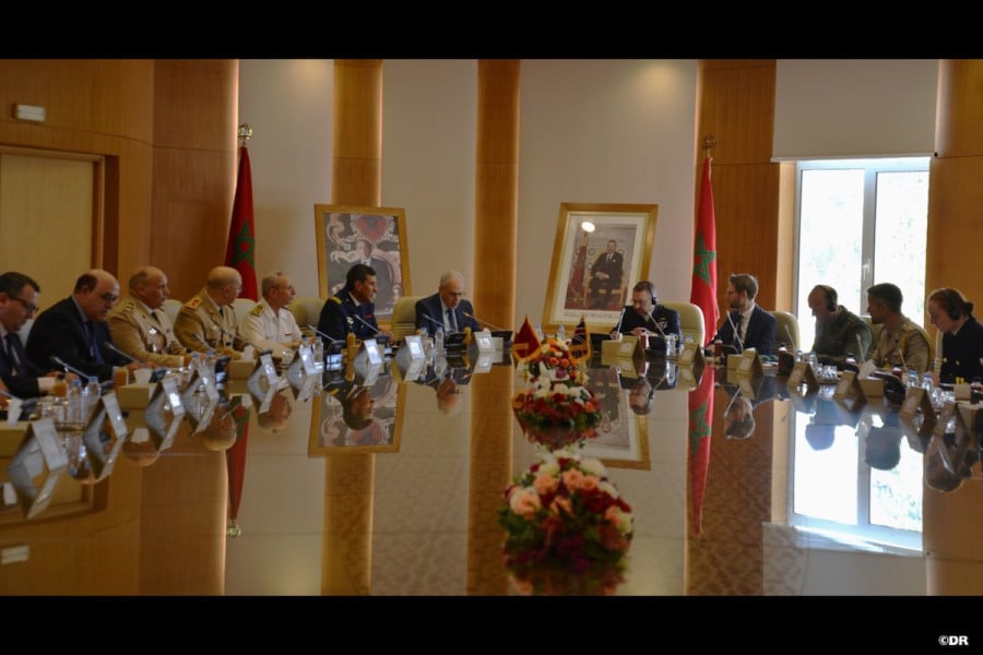 En exécution des Hautes Instructions de Sa Majesté le Roi, M. Loudyi reçoit le Conseiller militaire supérieur britannique pour le Moyen-Orient et l’Afrique du Nord