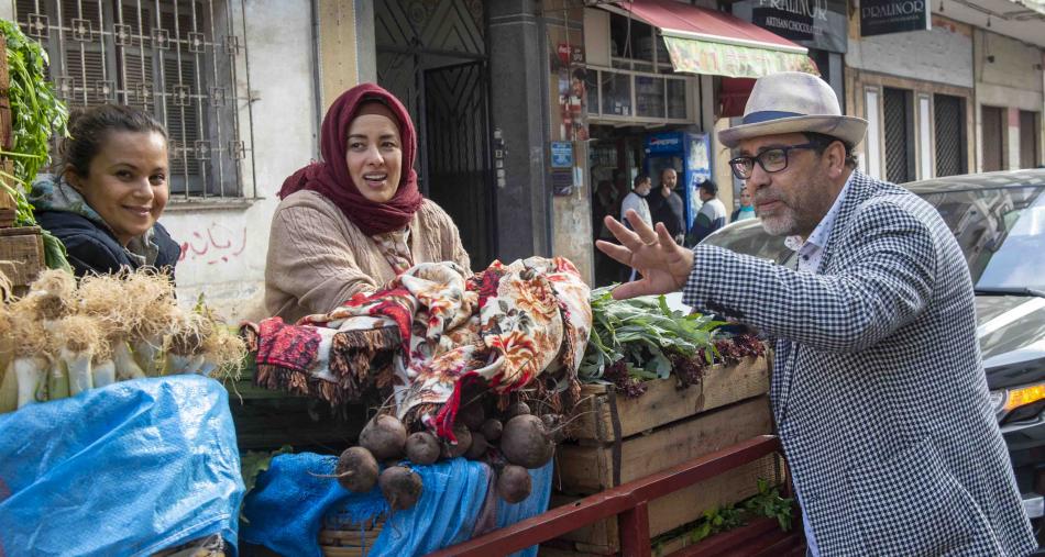 المخرج حميد باسكيط في تصوير "مكاتيب" 