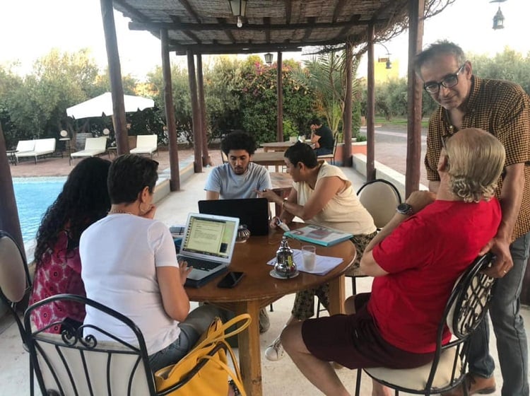 من كواليس تصوير "رائدة" 