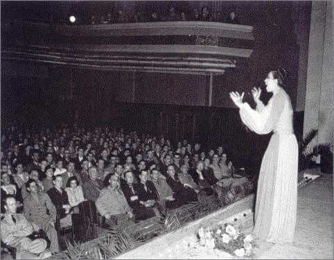 Josephine Baker au cinéma Rialto, en 1943
