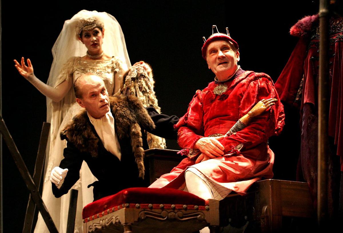 Michel Bouquet dans "Le roi se meurt" d'Ionesco