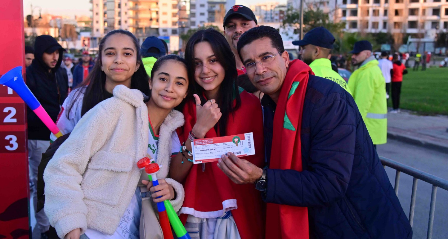 الجمهور المغربي قبل مباراة المغرب والبرازيل   تصوير/ رزقو عبد المجيد