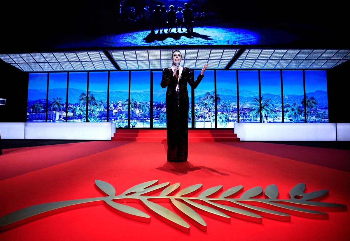 Pour sa part, Greta Gerwig, réalisatrice de Barbie et présidente du jury a opté pour une robe Yves Saint Laurent bien pailletée. 