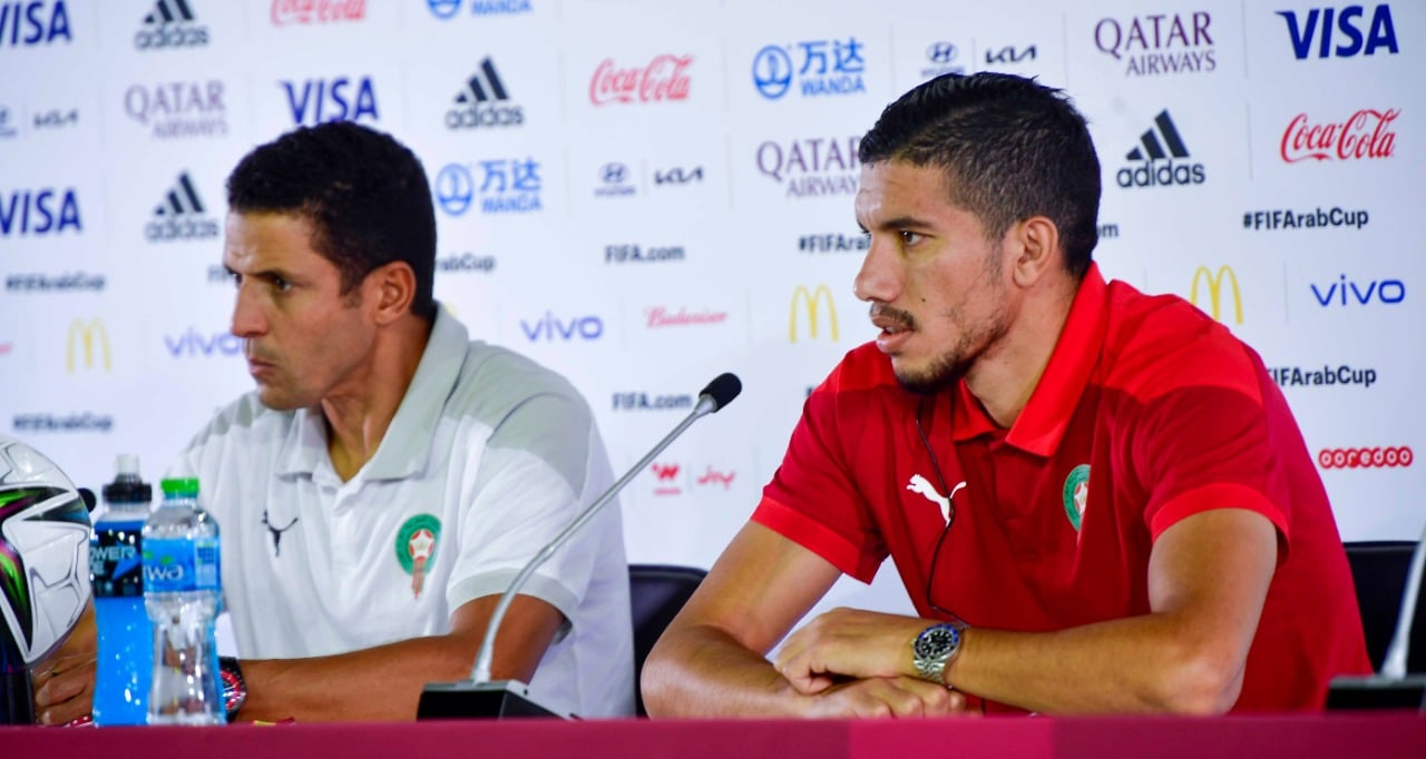 الحسين عموتة واللاعب مروان سعدان     تصوير/ رزقو عبد المجيد