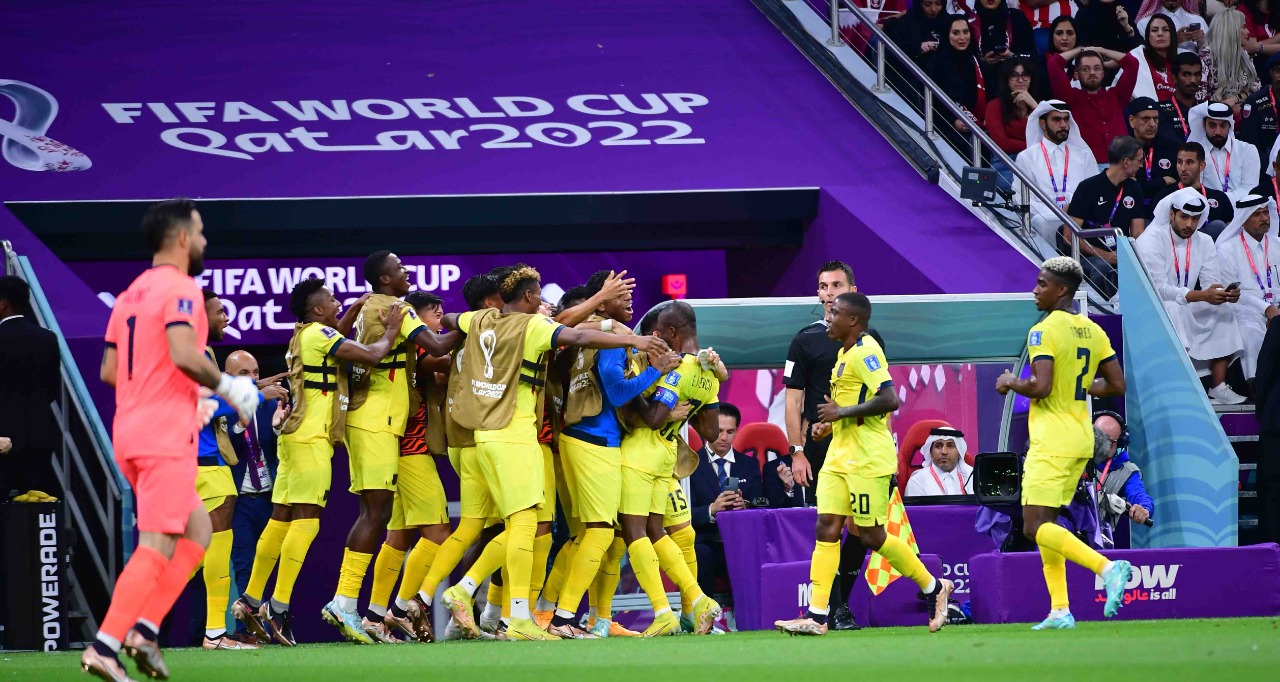 من مباراة قطر والإكوادور تصوير/ رزقو عبد المجيد