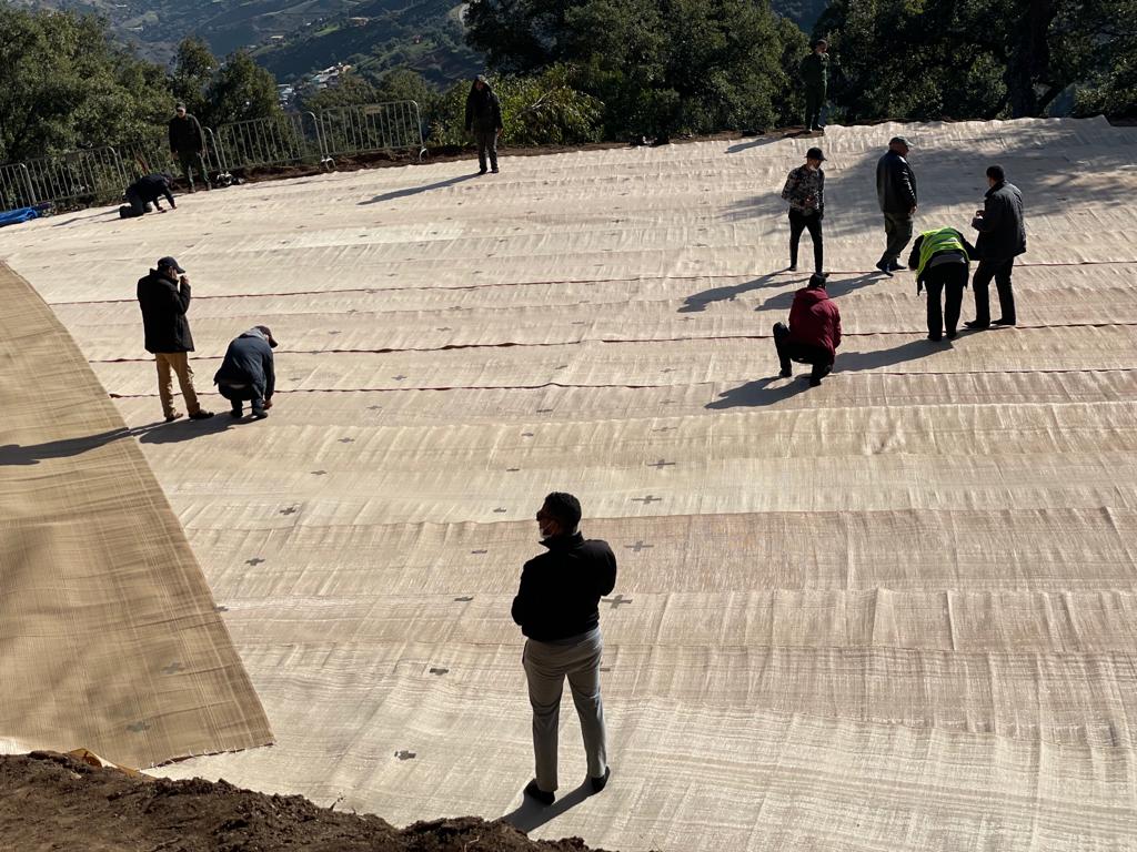 Préparatifs pour les funérailles de Rayan