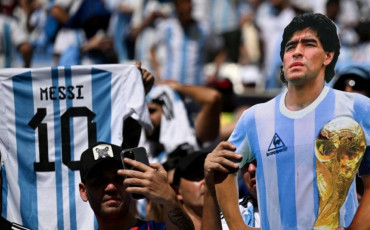  أسطورة  كرة القدم الارجنتيني دييغو مارادونا