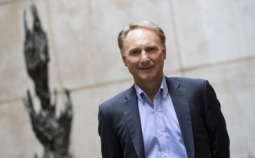 Dan Brown