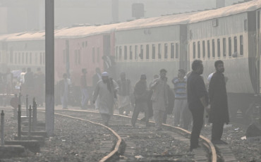 احتجاز 450 رهينة من ركاب قطار في باكستان