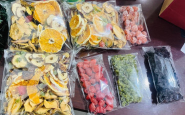 فواكه وخضر مجففة بالتبريد