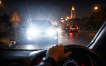 أضواء السيارة