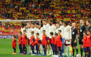 مباراة منتخب إسبانيا ومصر - جمهور - عنصرية 