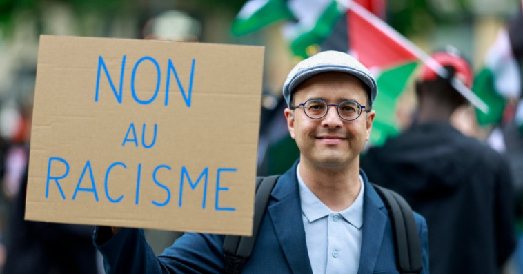 فرنسا