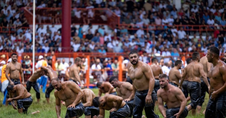 مصارعة