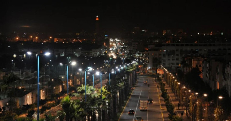الإنارة العمومية - شارع - مدينة 