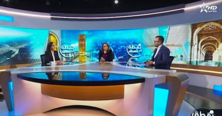 نقطة إلى السطر