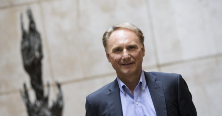 Dan Brown