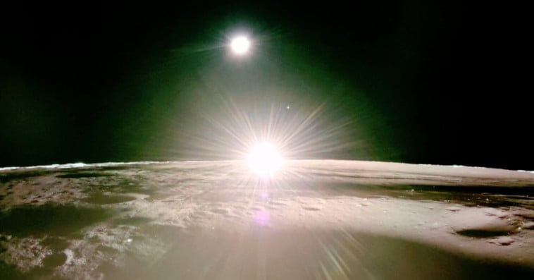 Un coucher de soleil lunaire