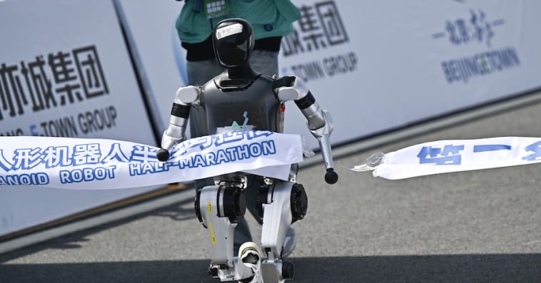 Robot