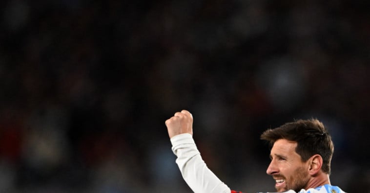  Lionel Messi 