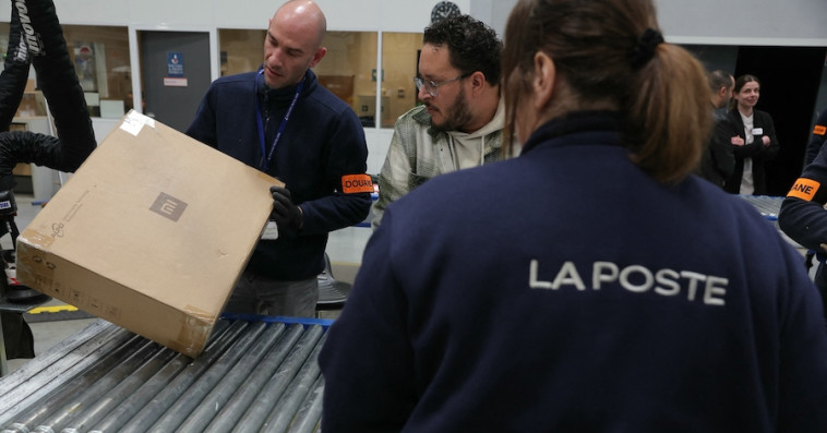 Les services postaux