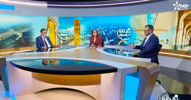 نقطة إلى السطر