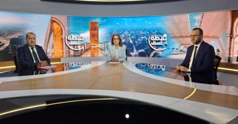 نقطة إلى السطر