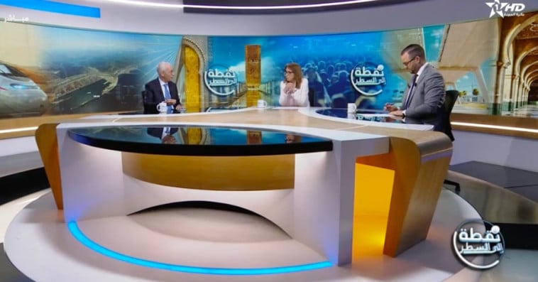 نقطة إلى السطر