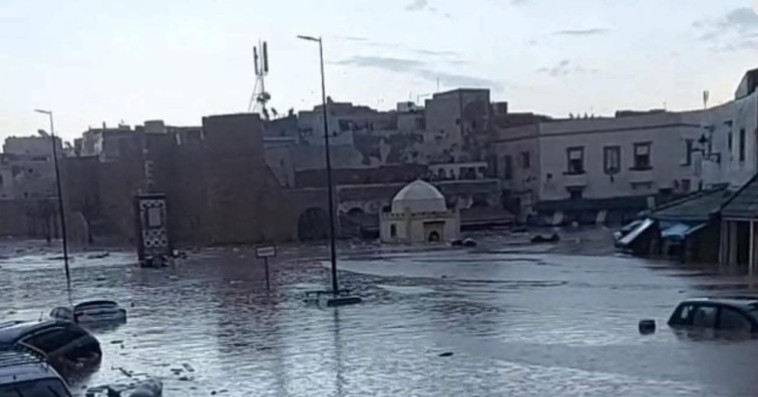 فيضانات اسفي
